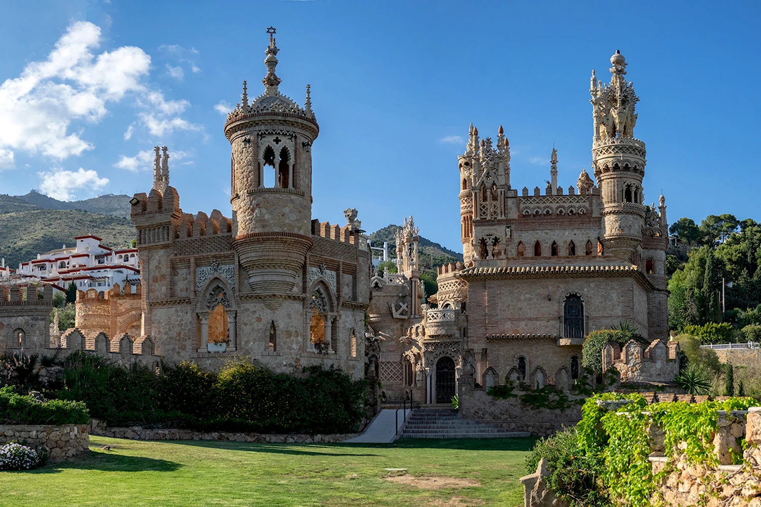 Замок Коломарес Испания