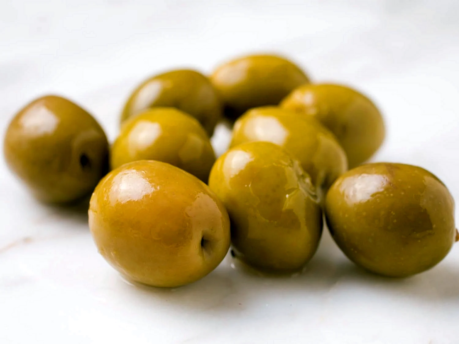 Желтые оливки
